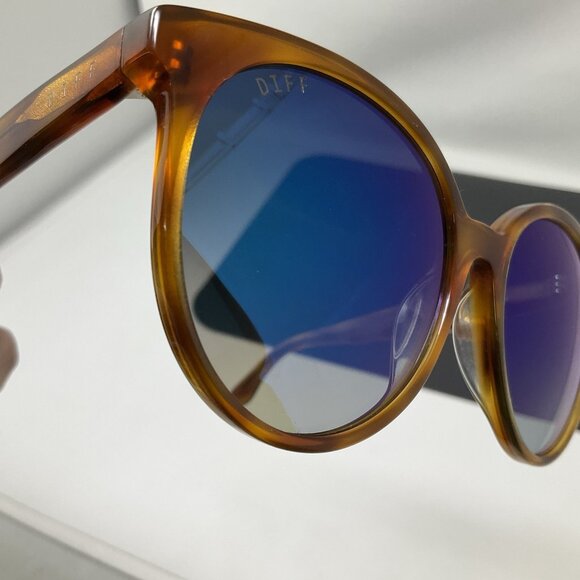 DIFF Cosmo Polarized Sunglasses main image 5